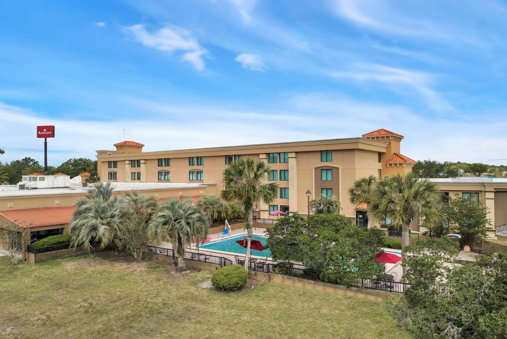 Ramada By Wyndham Jacksonville I-95 By Butler Blvd Εξωτερικό φωτογραφία